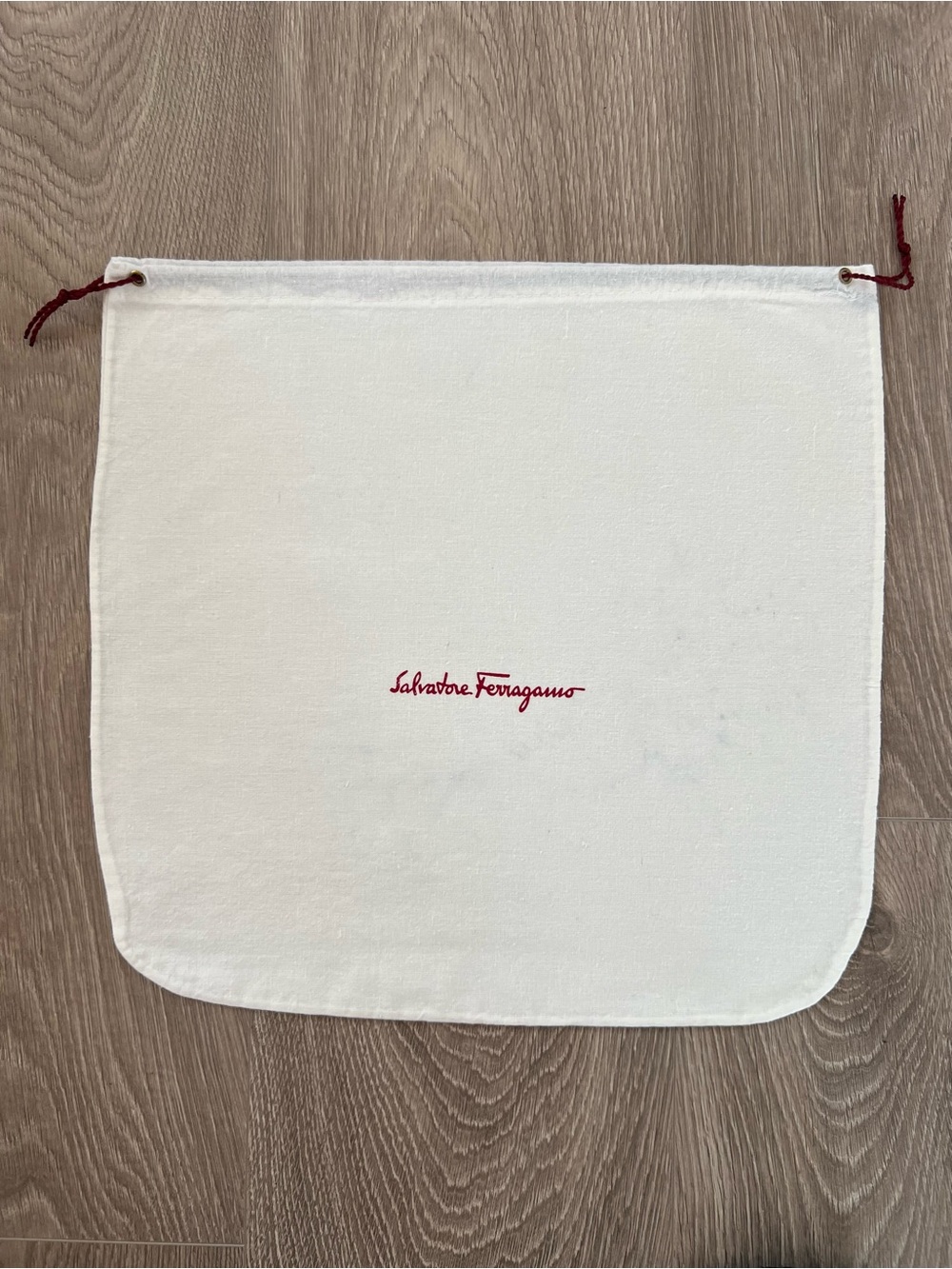 Ferragamo dust bag (C837)